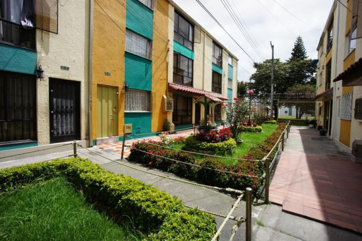 4 bedrooms House in Bogota, Colombia No. 10286