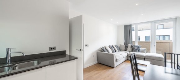 2 bedrooms Apartment in London, United Kingdom No. 7848 10