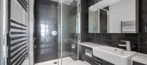 2 bedrooms Apartment in London, United Kingdom No. 7848 2