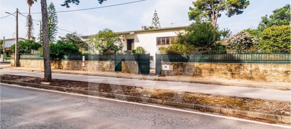 3 Schlafzimmer Haus in Corroios, Portugal, Nr. 63798 2