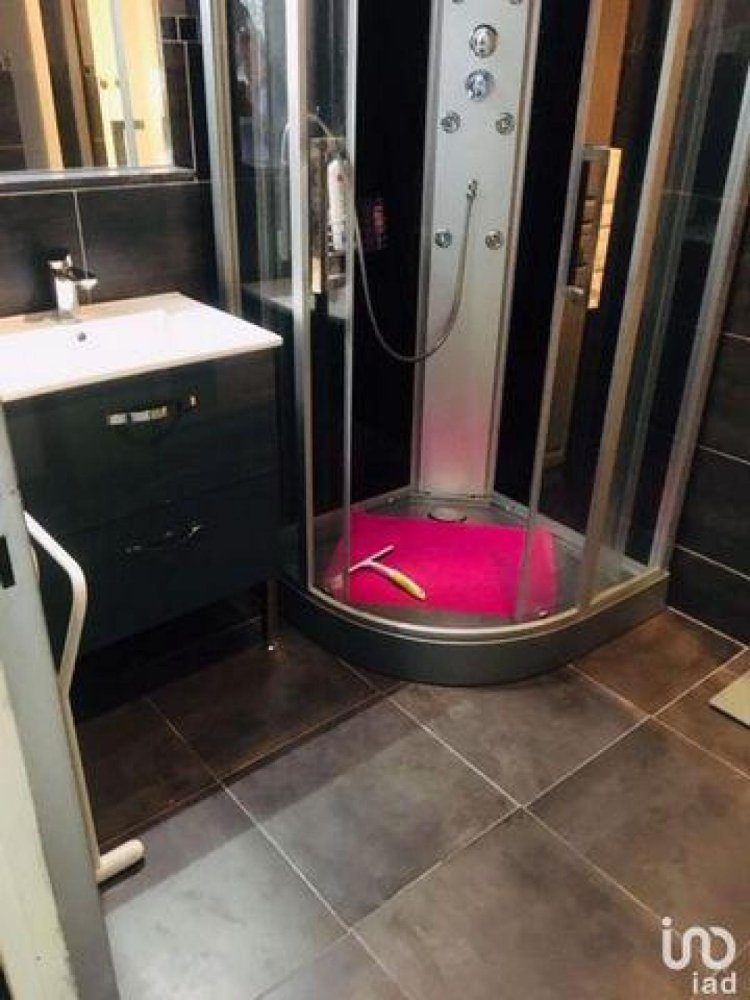 Studio à condo à Sens, France No. 13655