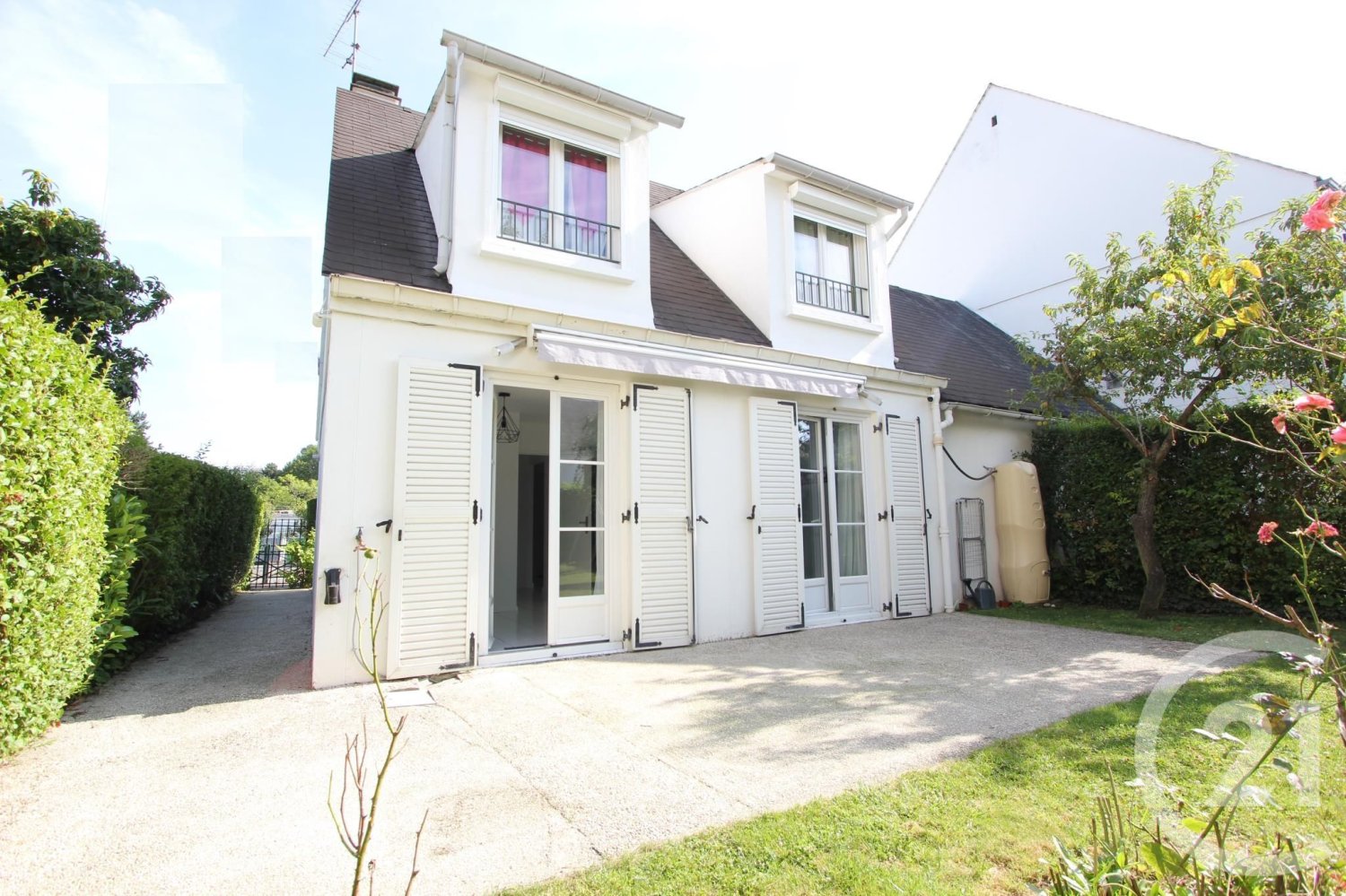 2 bedrooms House in Saint-Michel-sur-Orge, France No. 139954
