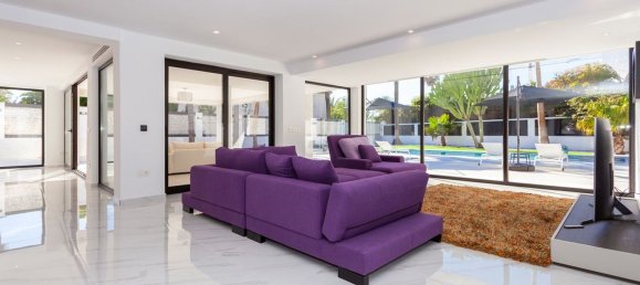 5 bedrooms House in Marbella, Spain No. 23010 6