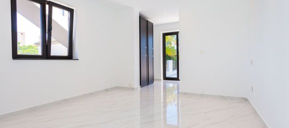 5 bedrooms House in Marbella, Spain No. 23010 40