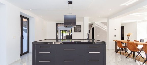 5 bedrooms House in Marbella, Spain No. 23010 4