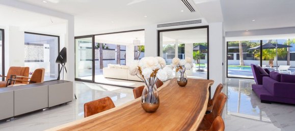 5 bedrooms House in Marbella, Spain No. 23010 14