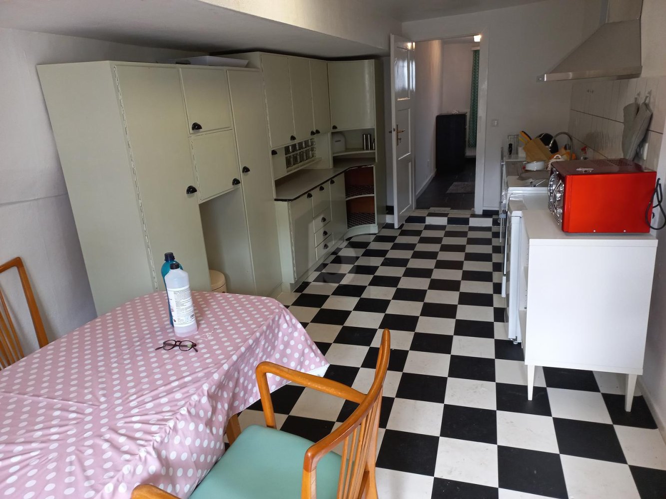 5 rooms Building in Limburg-Weilburg, Germany No. 156647