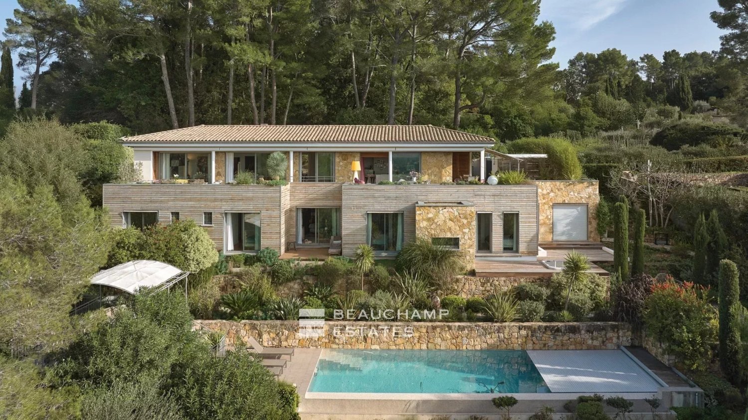 Villa de 5 dormitorios en Mougins, France No. 291875