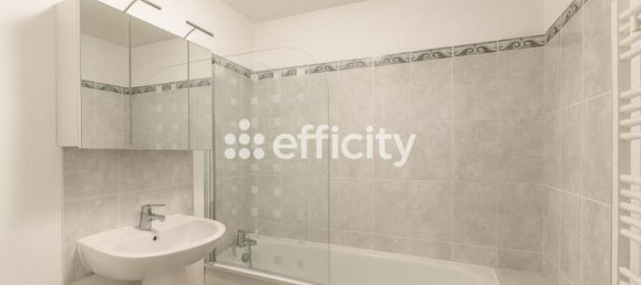 Dúplex de 2 dormitorios en Stains, France No. 354391 8