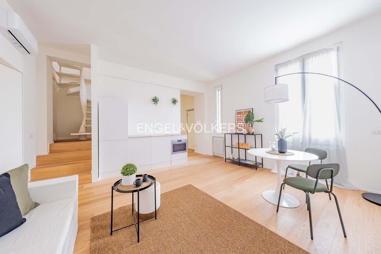 2 rooms Duplex in Milan, Italy No. 246402