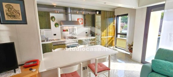 Apartamento de 4 dormitorios en Rovereto, Italy No. 372815 3