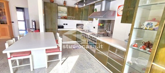 Apartamento de 4 dormitorios en Rovereto, Italy No. 372815 17