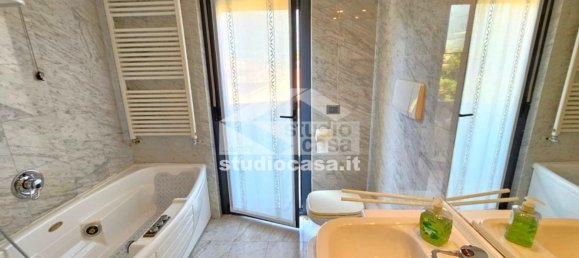 Apartamento de 4 dormitorios en Rovereto, Italy No. 372815 23
