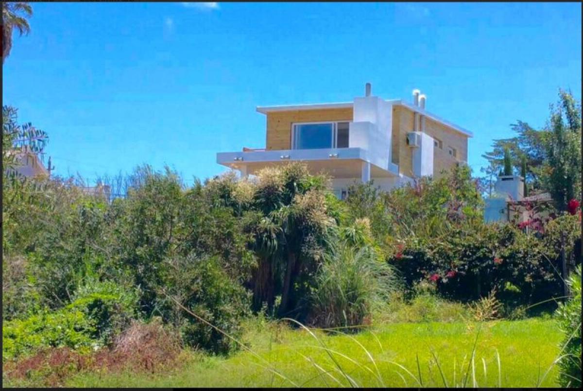 3 bedrooms House in Maldonado, Uruguay No. 5682