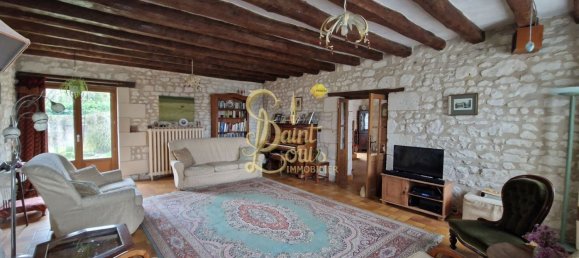 3 bedrooms House in Chinon, France No. 74382 3