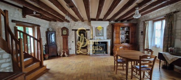 3 bedrooms House in Chinon, France No. 74382 4