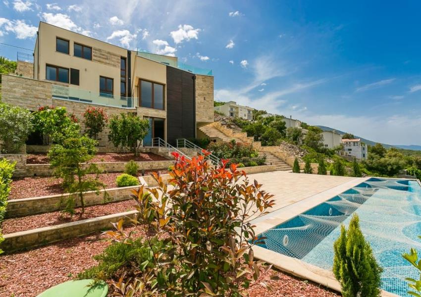 5 bedrooms Commercial property in Tivat, Montenegro No. 126