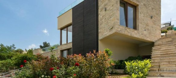 5 bedrooms Commercial property in Tivat, Montenegro No. 126 3