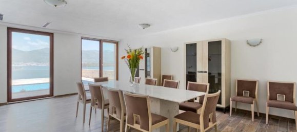 5 bedrooms Commercial property in Tivat, Montenegro No. 126 10