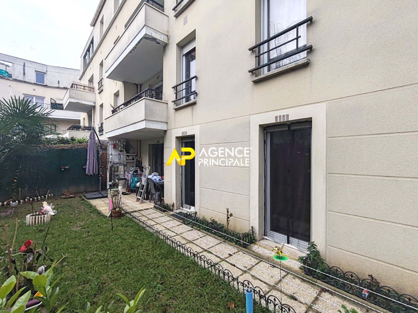 3 bedrooms Apartment in Argenteuil, France No. 150192