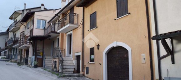 4 bedrooms House in Tagliacozzo, Italy No. 282155 3