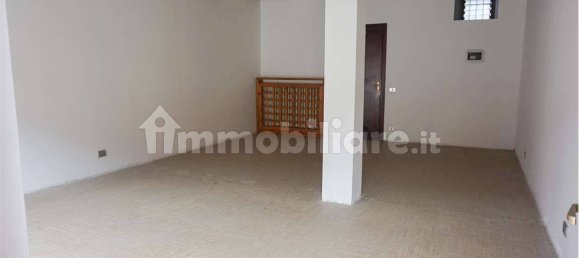 1-Zimmer Gewerbliche Immobilie in Cislago, Italy, Nr. 320022 2