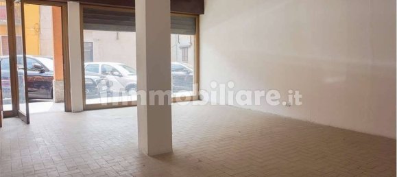 1-Zimmer Gewerbliche Immobilie in Cislago, Italy, Nr. 320022 3