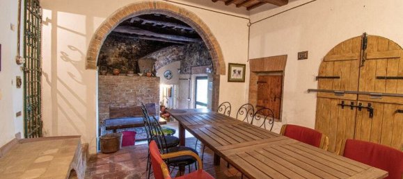 Casa de 10 habitaciónes en Asciano, Italy No. 57604 36