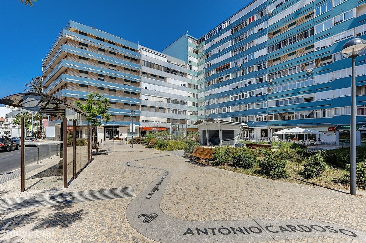 4 chambres Appartement à Amadora, Portugal No. 276263