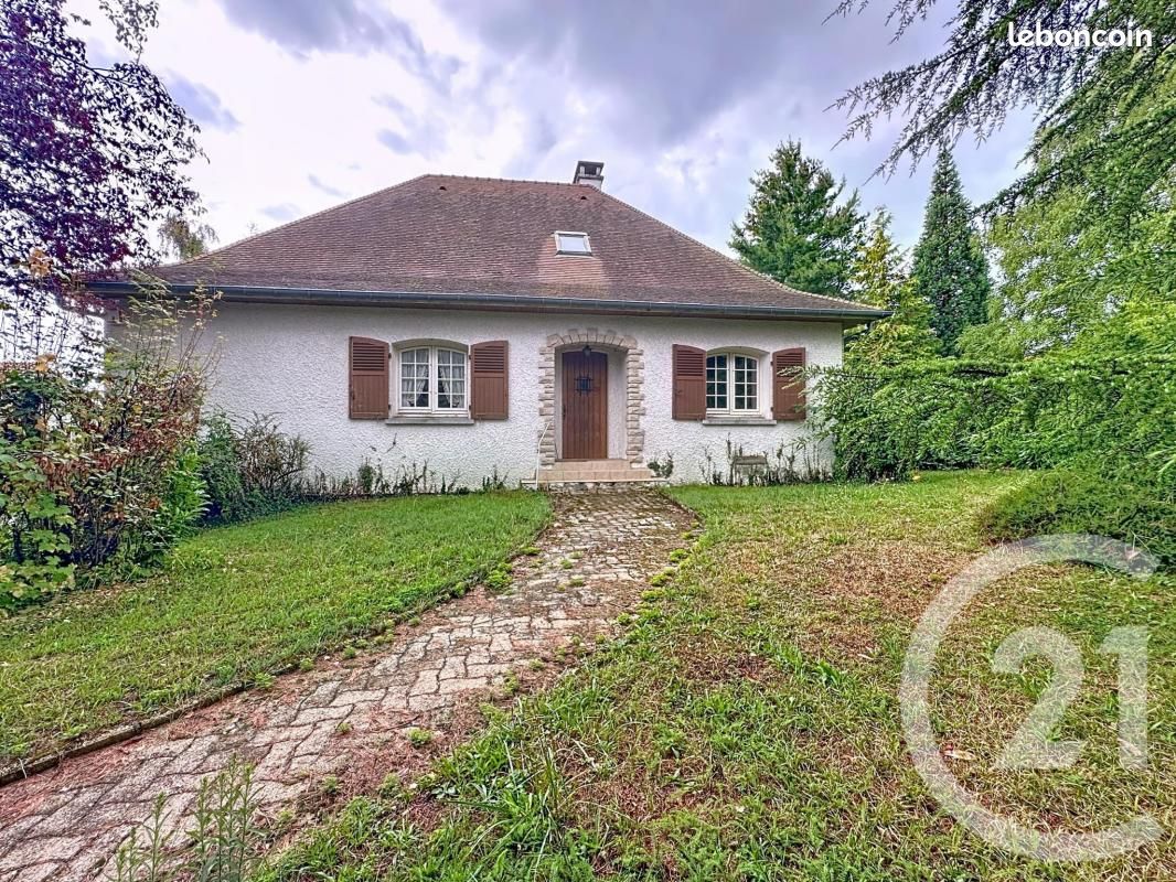 5 bedrooms House in Orcines, France No. 339116