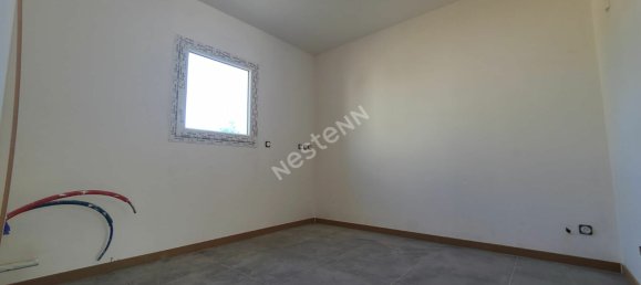 Casa de 3 dormitorios en Luzarches, France No. 167314 3