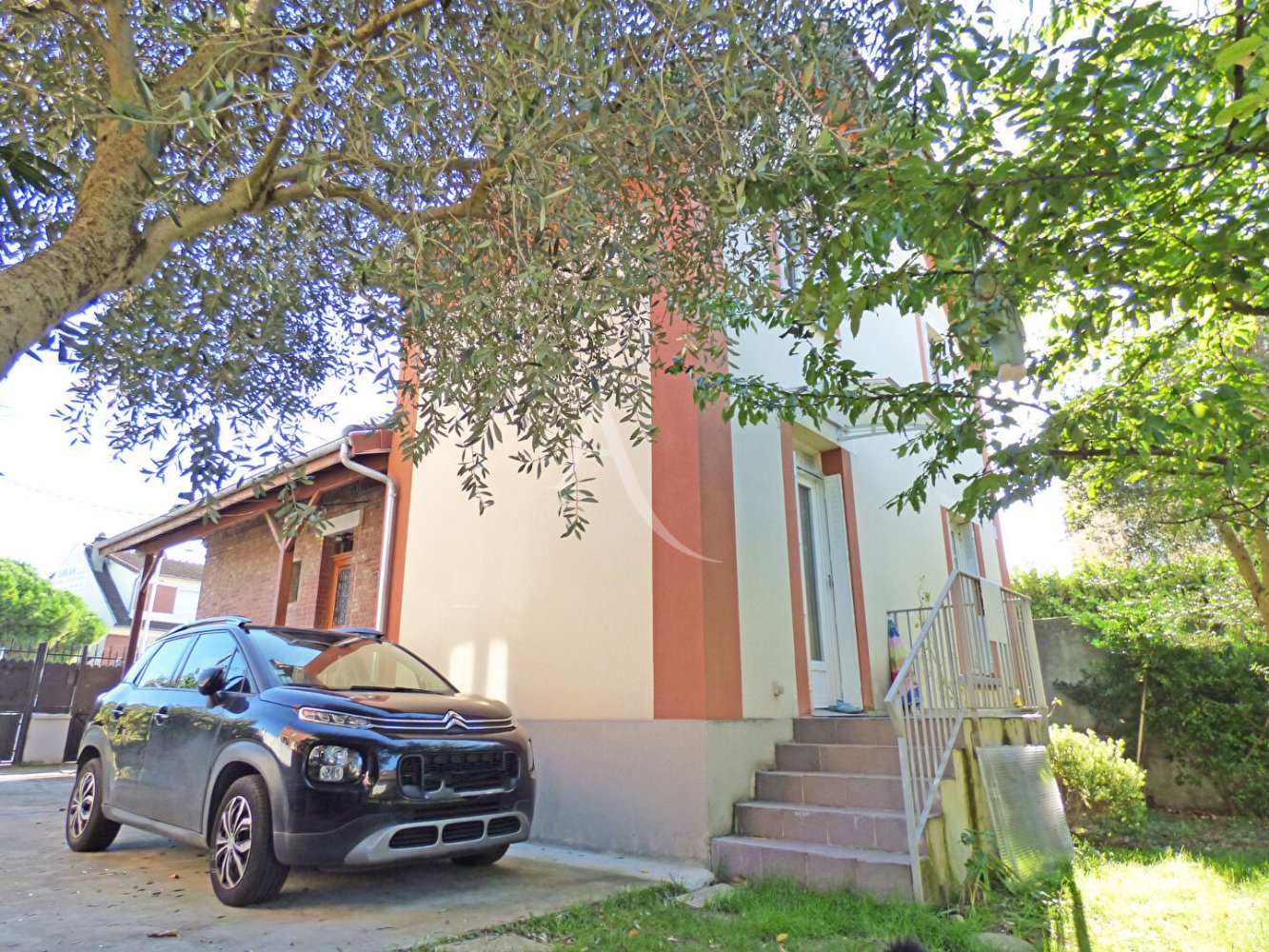 4 غرف نوم منزل في Neuilly-sur-Marne, France رقم 172370