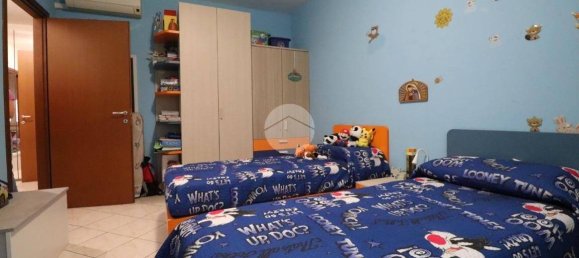3 Schlafzimmer Wohnung in Mantua, Italy, Nr. 379450 8