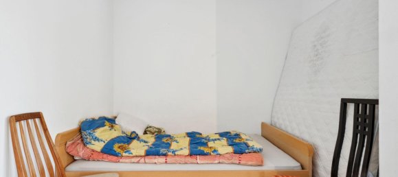 Studio in Solingen, Germany No. 9297 5