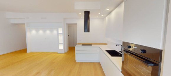 4 rooms Apartment in Trieste, Italy No. 38473 4