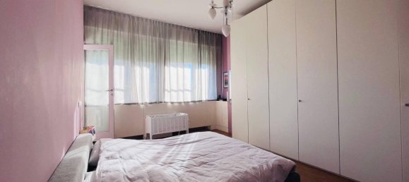 5-salle Appartement à Livorno, Italy No. 73224 6