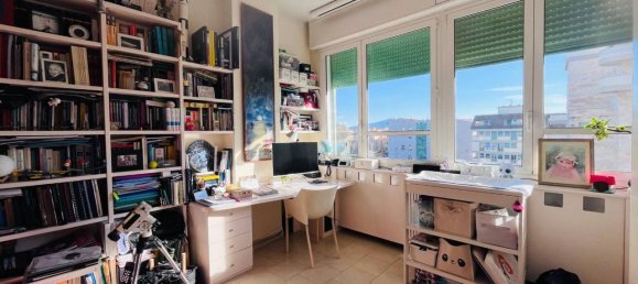 5-salle Appartement à Livorno, Italy No. 73224 11