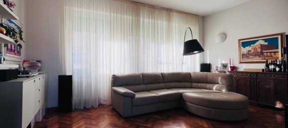 5-salle Appartement à Livorno, Italy No. 73224 22