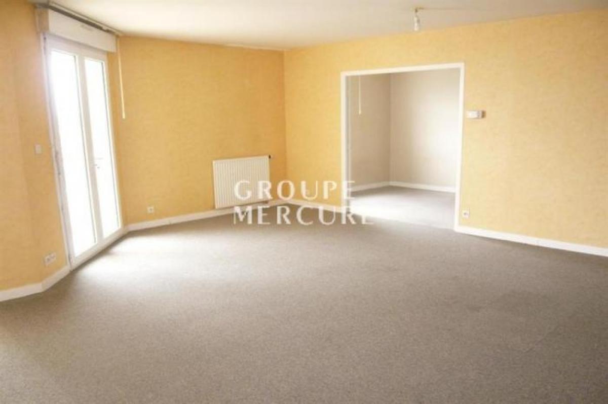 Квартира с 4 спальнями в Пуатье, Франция № 37753