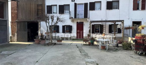 Дом с 4 спальнями в Сан Дамьяно д'Асти, Италия № 269810 2