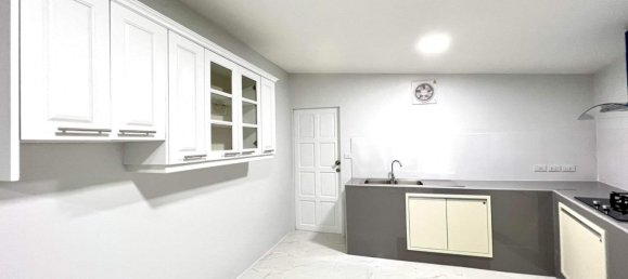 3 bedrooms Cafe / restaurant in Pattaya, Thailand No. 4200 9