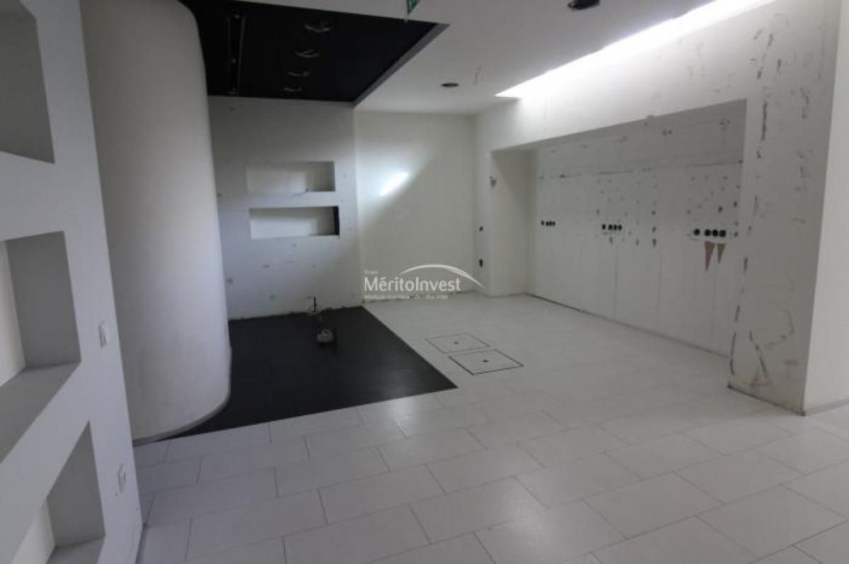  محل تجاري في Braga, Portugal 200متر مربع رقم 8156