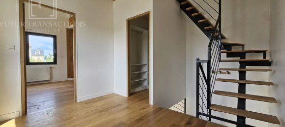3 Schlafzimmer Villa in Colombes, France, Nr. 172957 4