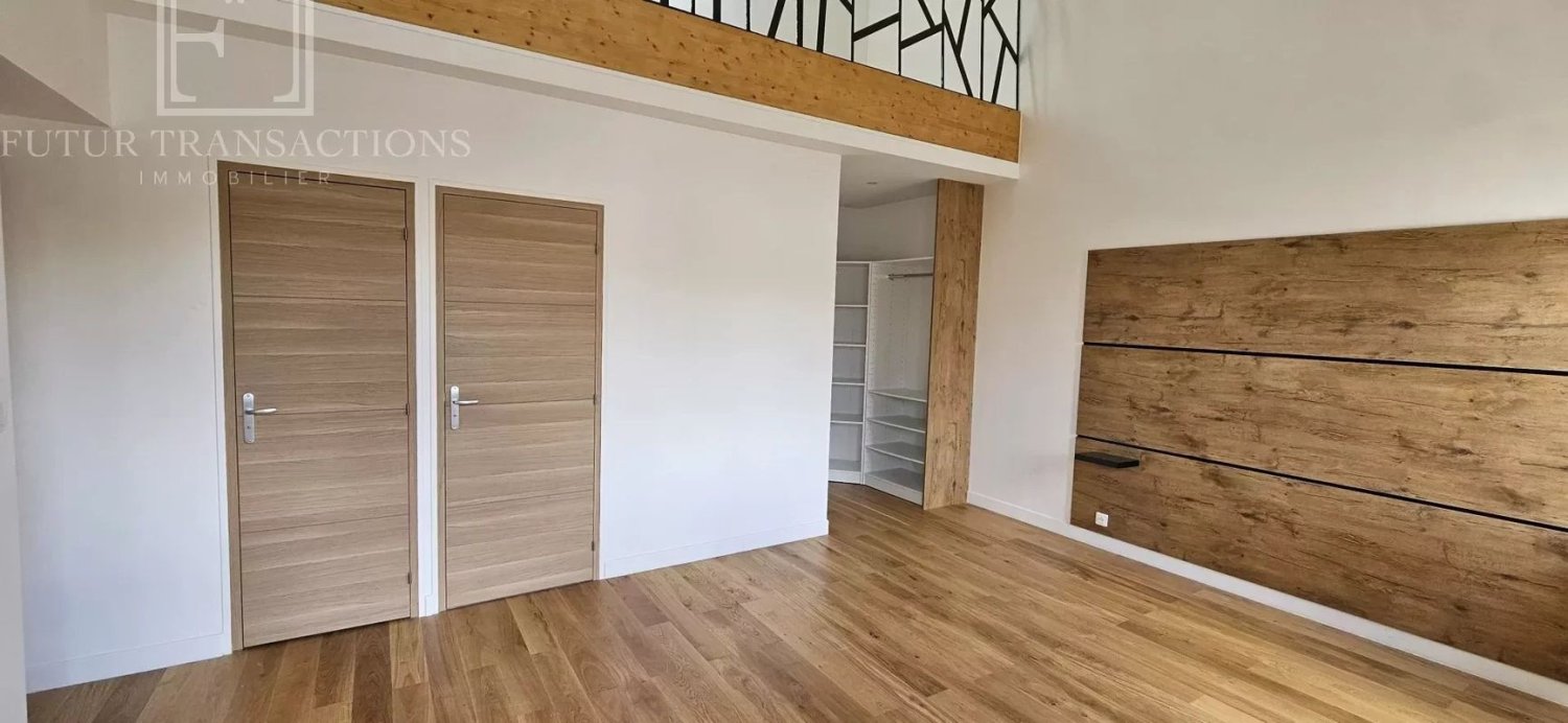 3 Schlafzimmer Villa in Colombes, France, Nr. 172957