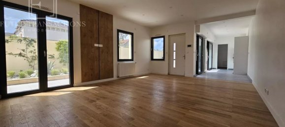 3 Schlafzimmer Villa in Colombes, France, Nr. 172957 15