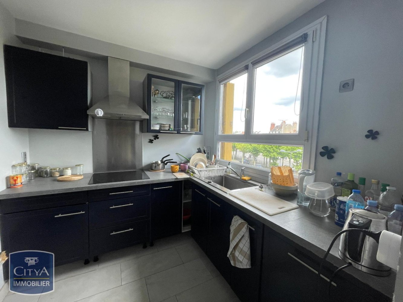 4 chambres Appartement à Orléans, France No. 257602