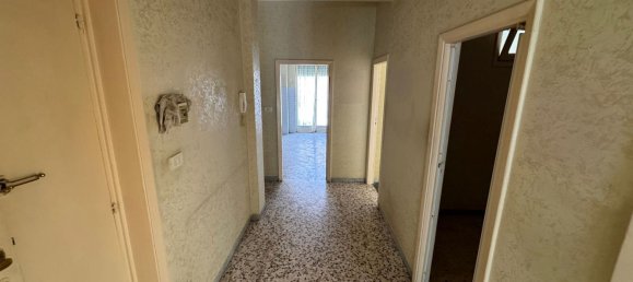 4 rooms Apartment in Barletta, Italy No. 17896 3