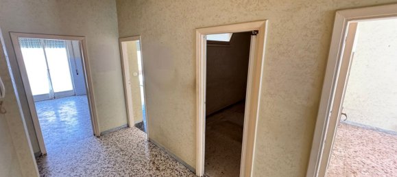 4 rooms Apartment in Barletta, Italy No. 17896 4