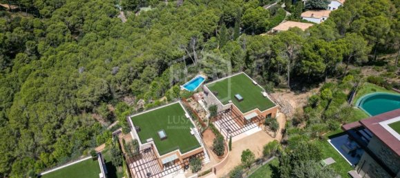 4 bedrooms Villa in Begur, Spain No. 13226 3