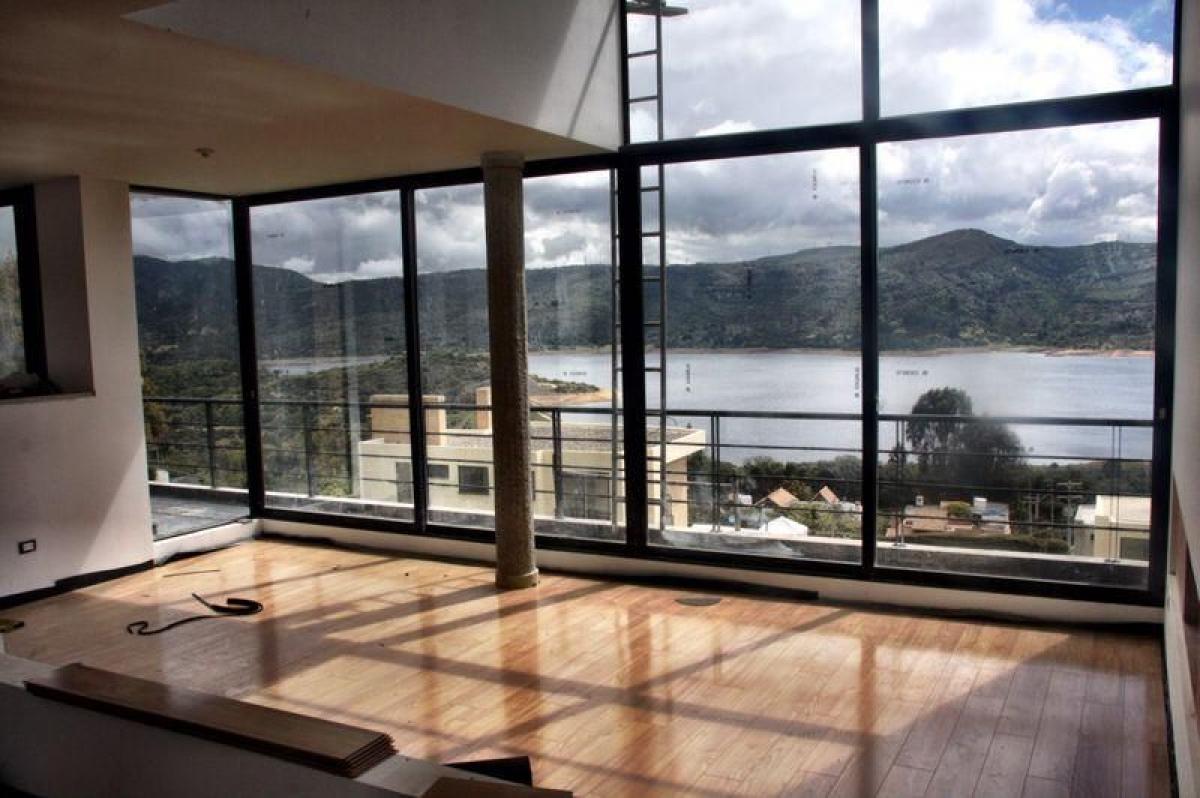 Casa de 3 dormitorios en Cundinamarca, Colombia No. 6648